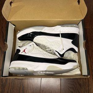 Men’s Nike Jordan Max Aura 2 WORN A FEW TIMES